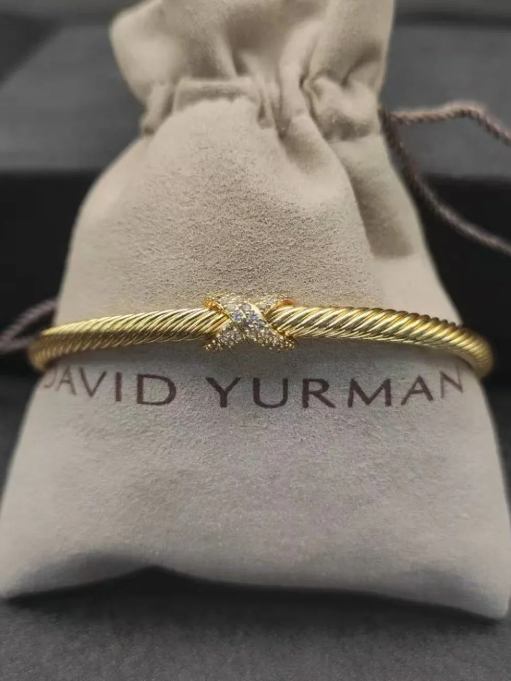 David Yurman's bracelet with a cross motif 4mm